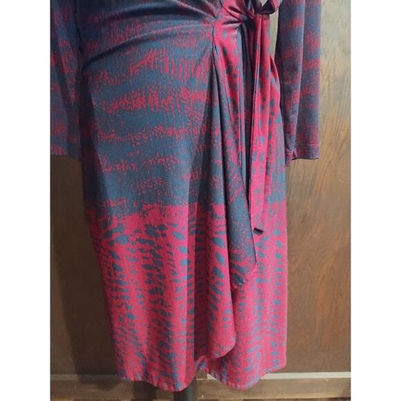 BCBG Max Azria Maroon Navy blue Animal Print Wrap Tie Dress Size Small career - Picture 3 of 11